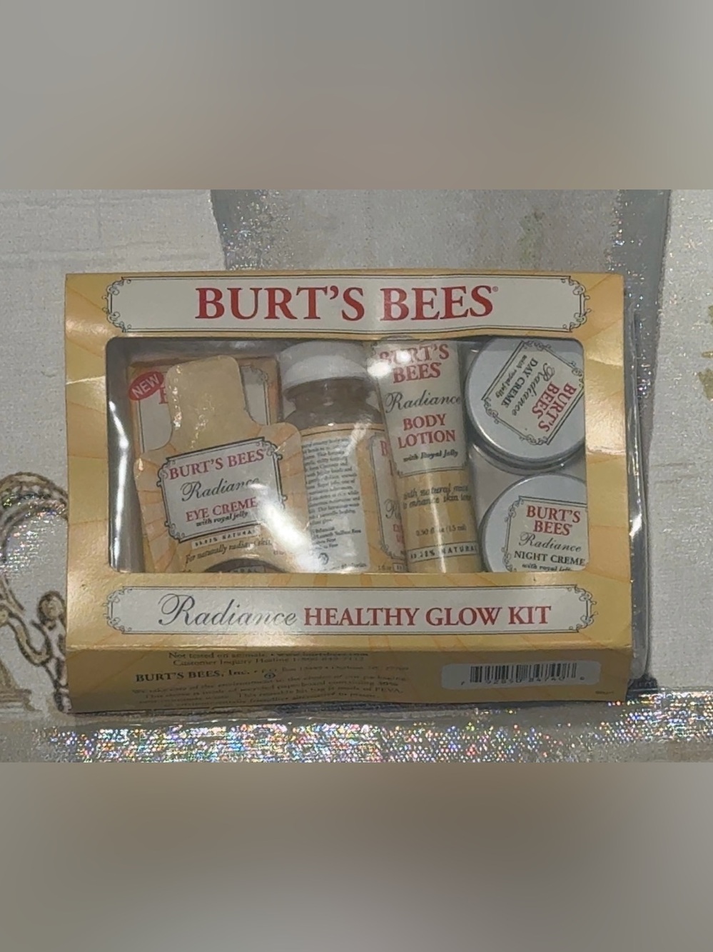 NWT BURT'S BEES Radiance HEALTHY GLOW KIT